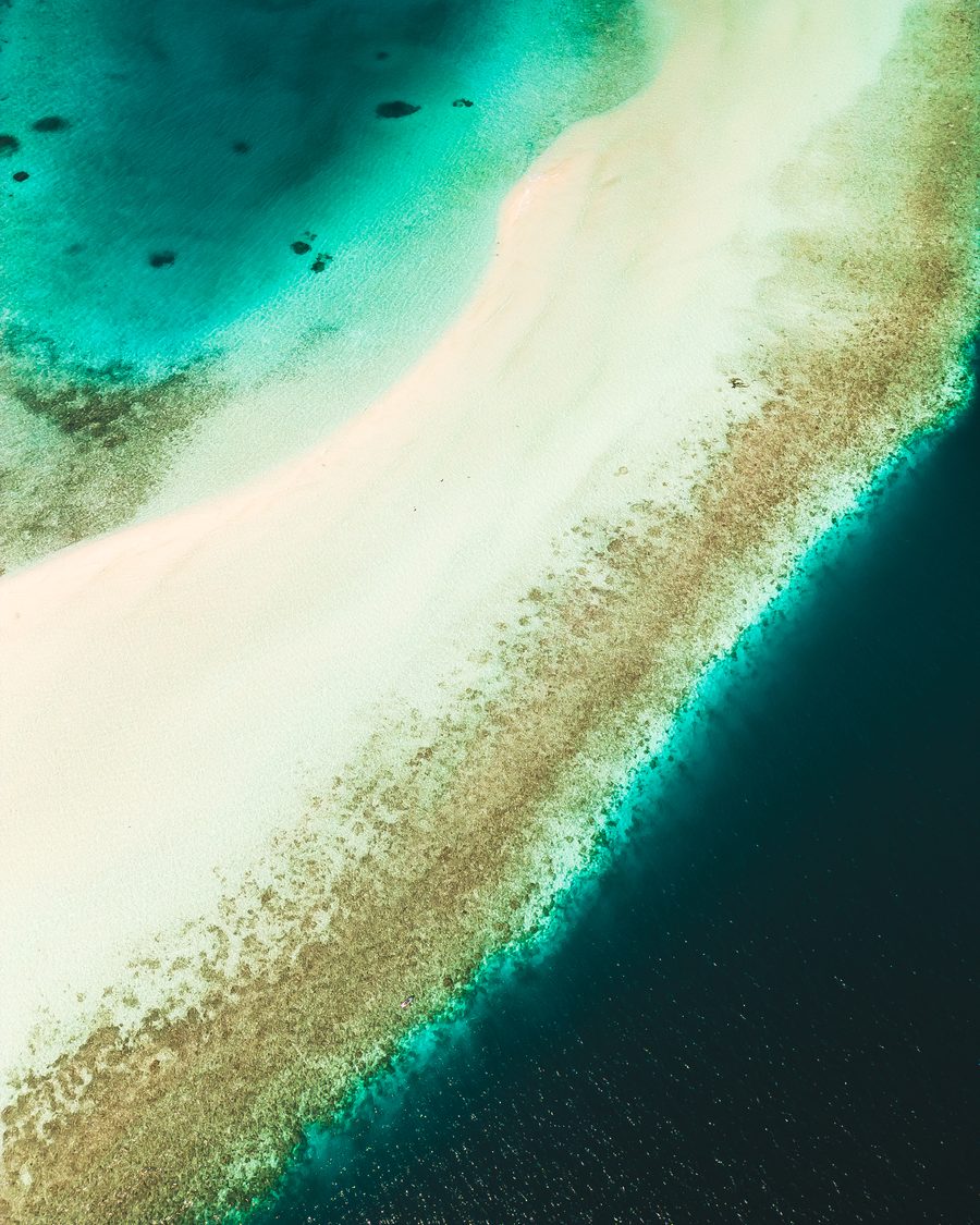 Banco di sabbia visto dal drone, tra laguna e oceano